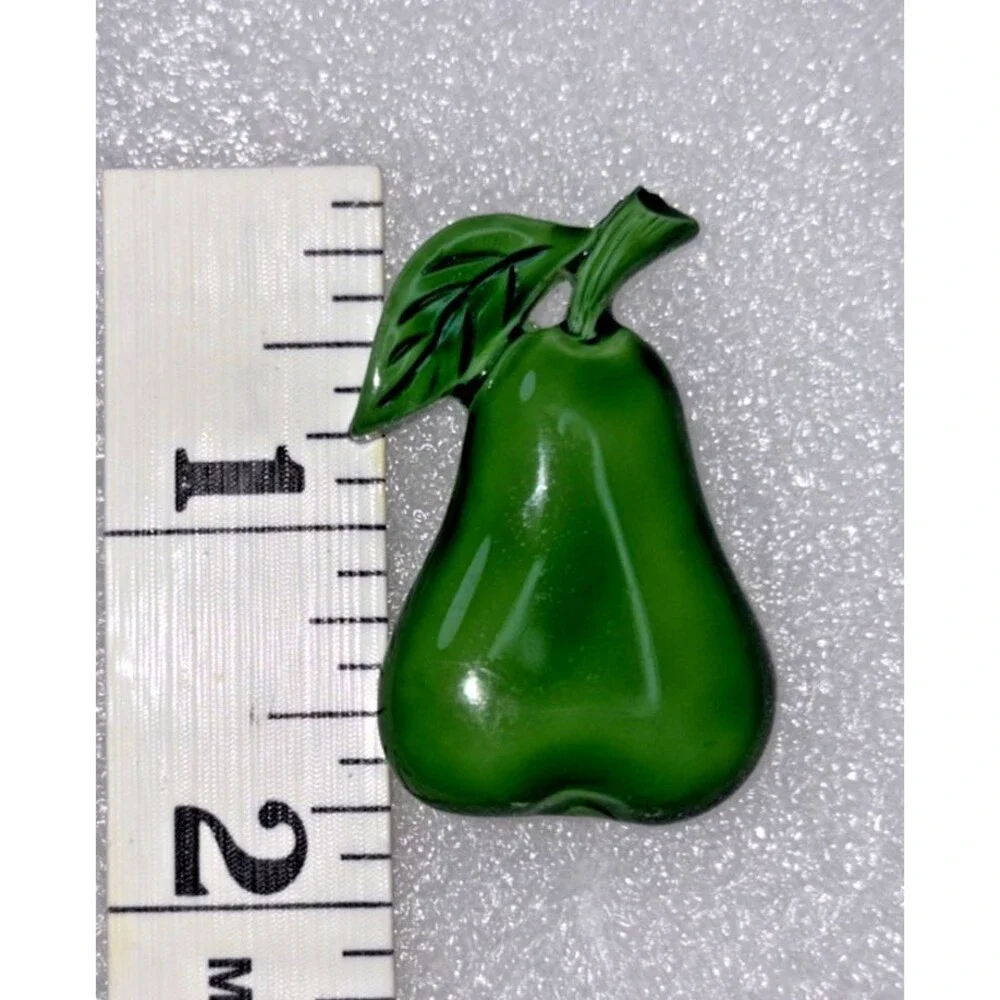 GREEN PEAR PIN Italy